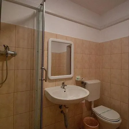 Next بيت ضيافة تيميشورا